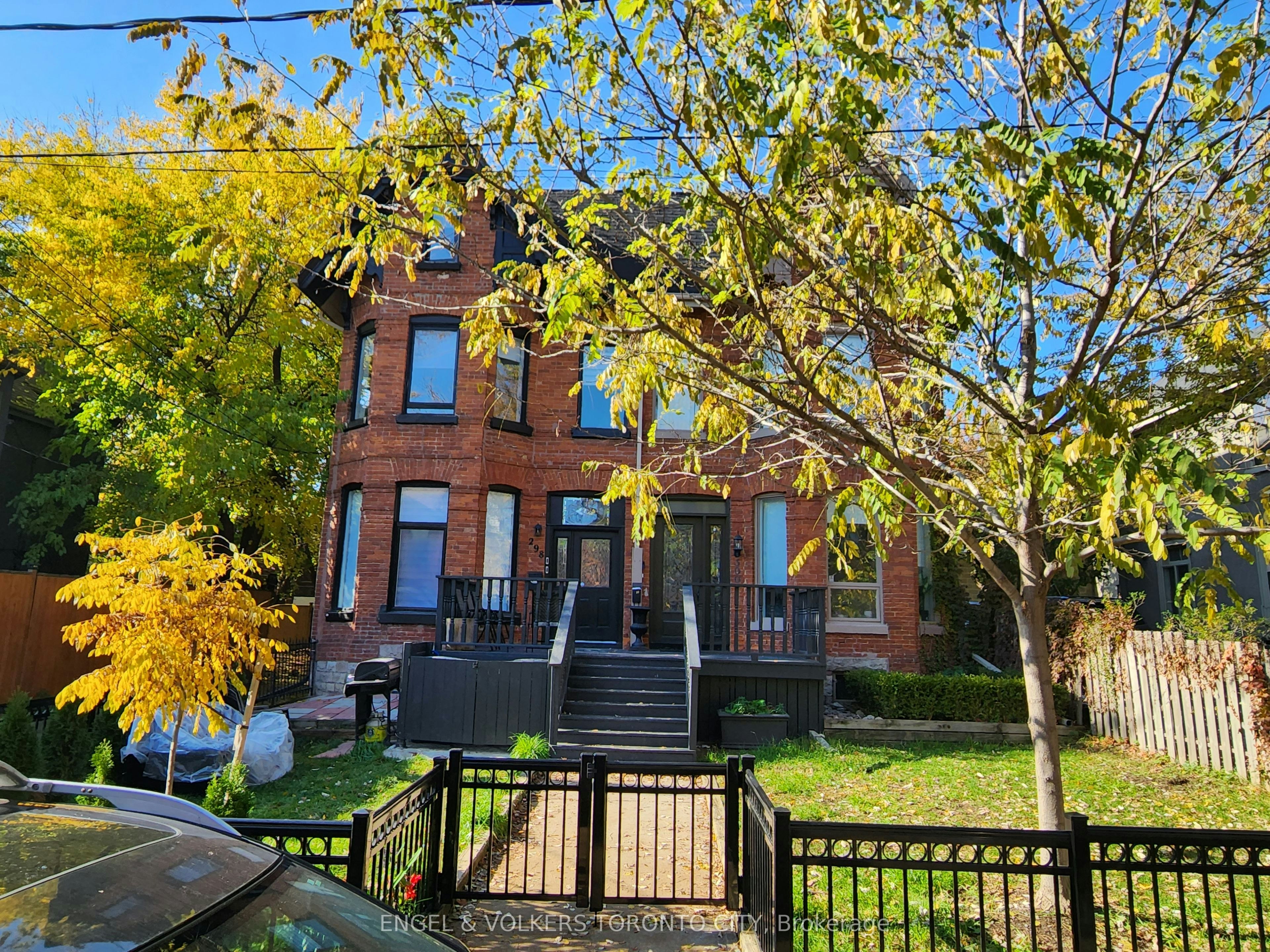298 Seaton Street, Toronto, ON, M5A 2T7