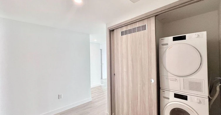 4801-1 Concord Cityplace Way, Toronto, ON, M5V 0X3 - 10
