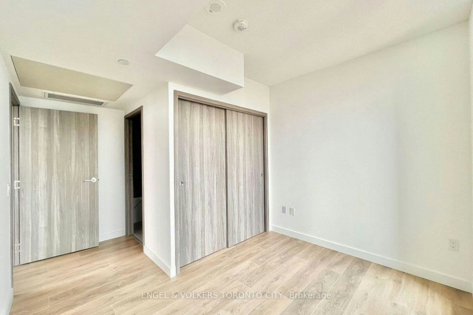 4801-1 Concord Cityplace Way, Toronto, ON, M5V 0X3 - 9