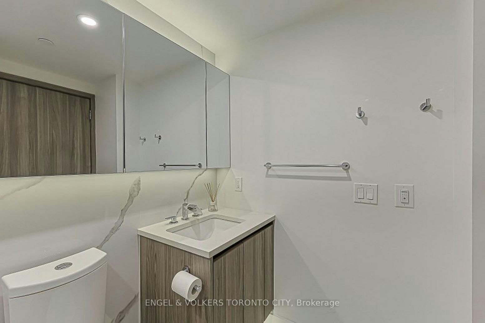 4801-1 Concord Cityplace Way, Toronto, ON, M5V 0X3 - 14