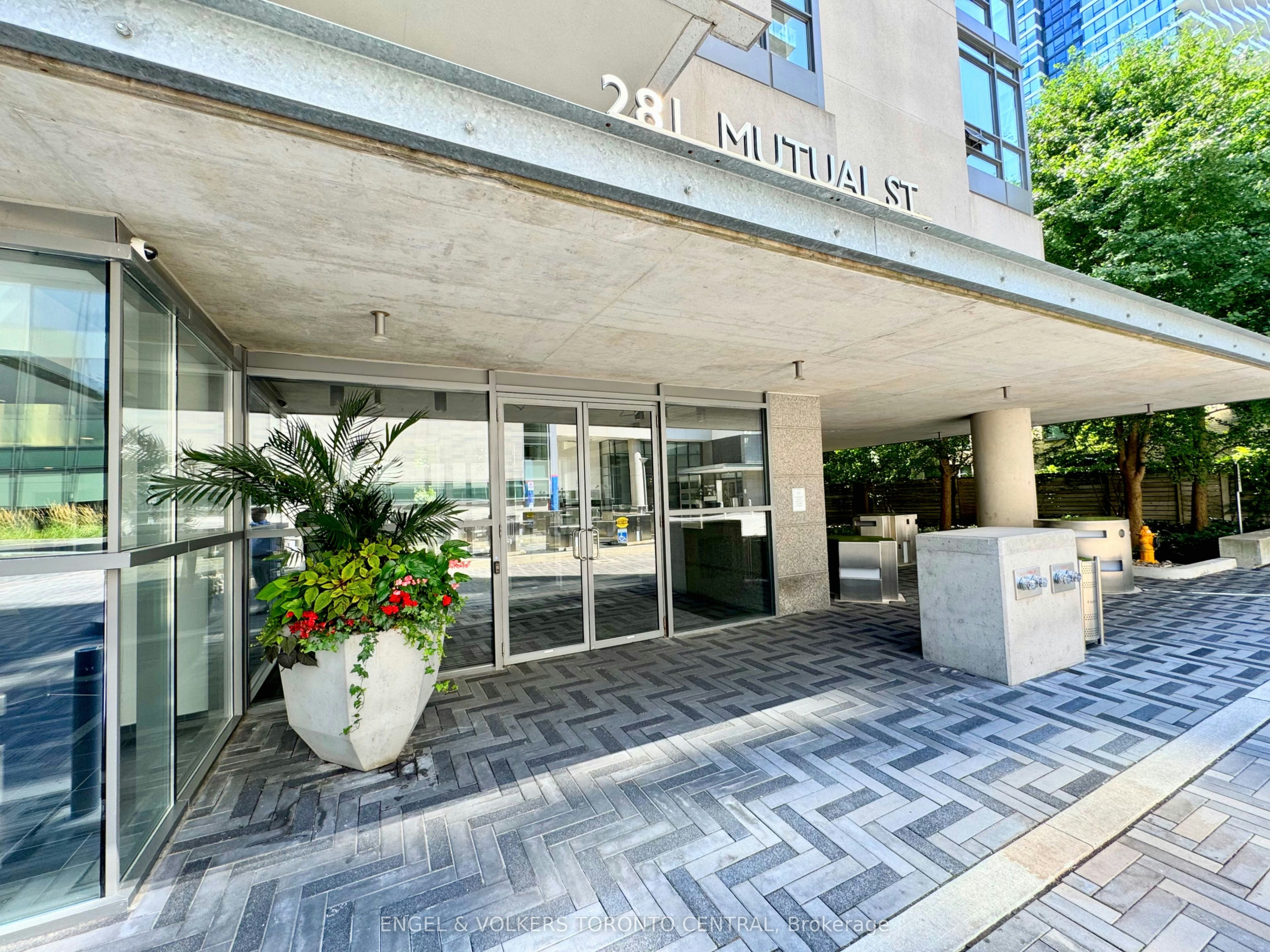 306-281 Mutual Street, Toronto, ON, M4Y 3C4