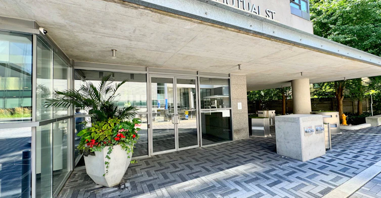 306-281 Mutual Street, Toronto, ON, M4Y 3C4