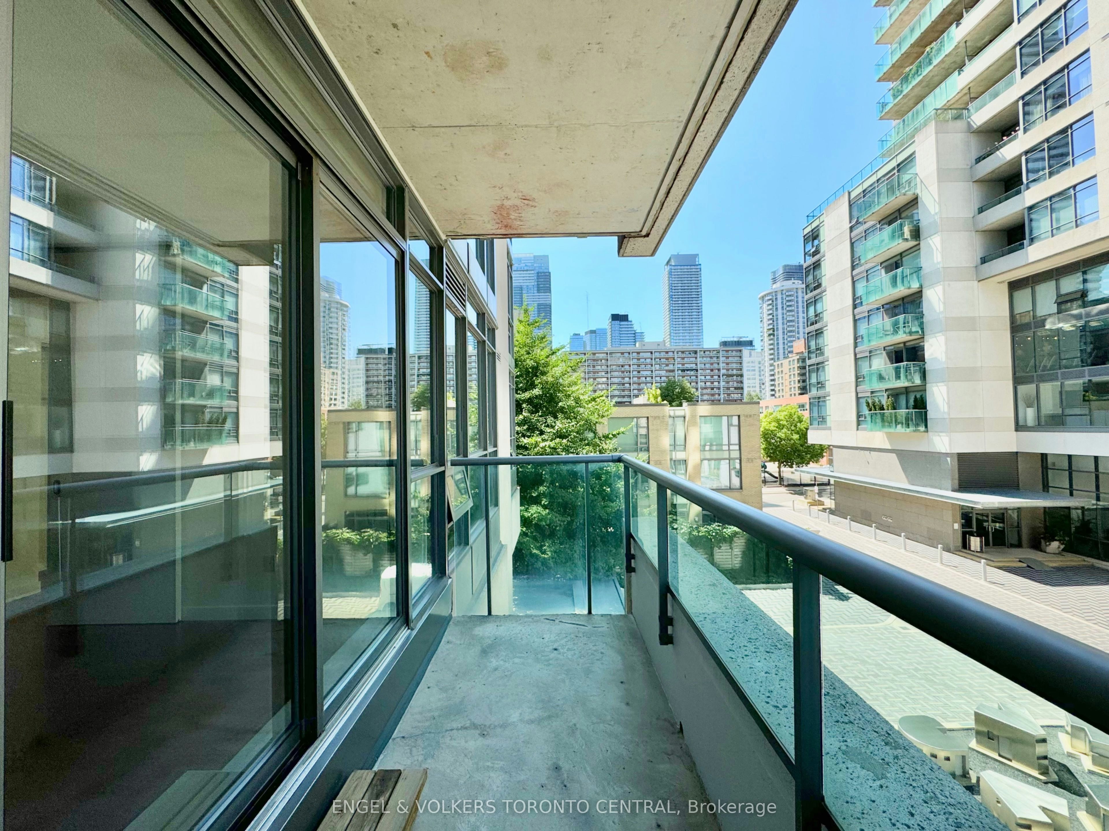 306-281 Mutual Street, Toronto, ON, M4Y 3C4 - 9