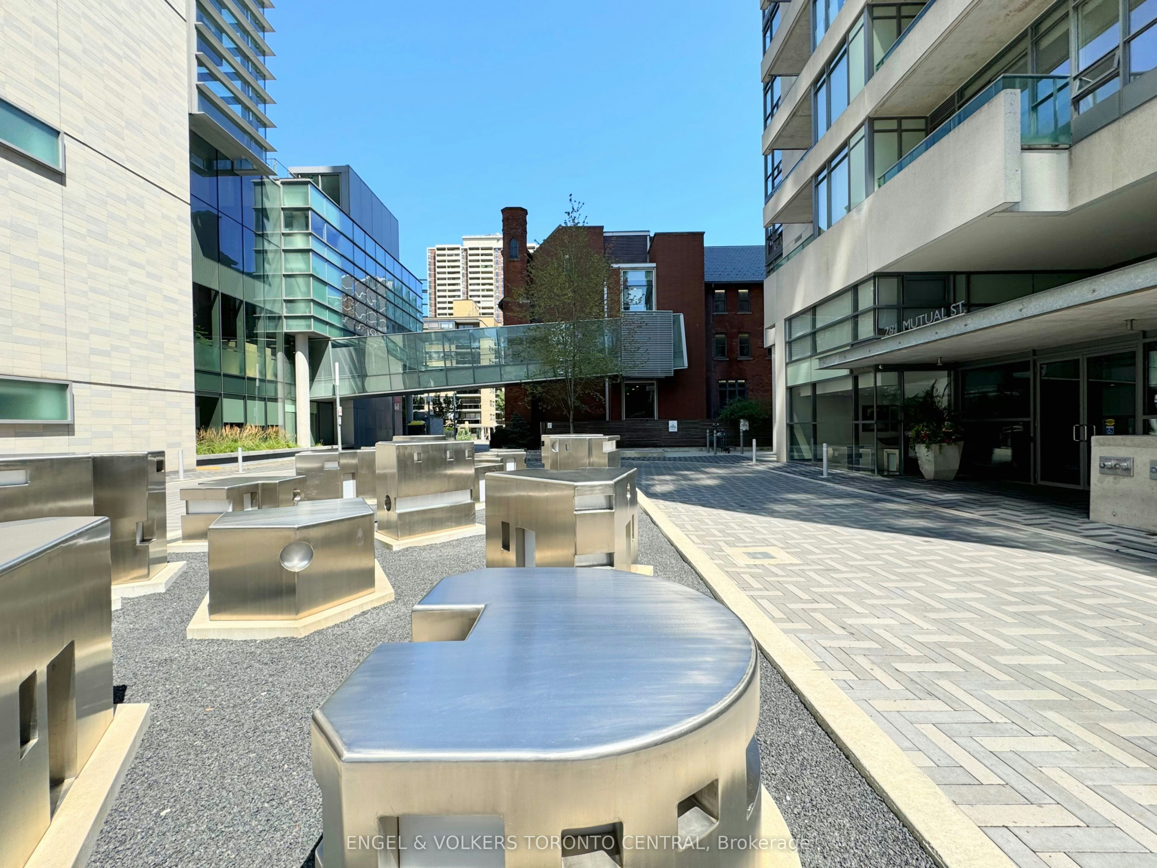 306-281 Mutual Street, Toronto, ON, M4Y 3C4 - 29
