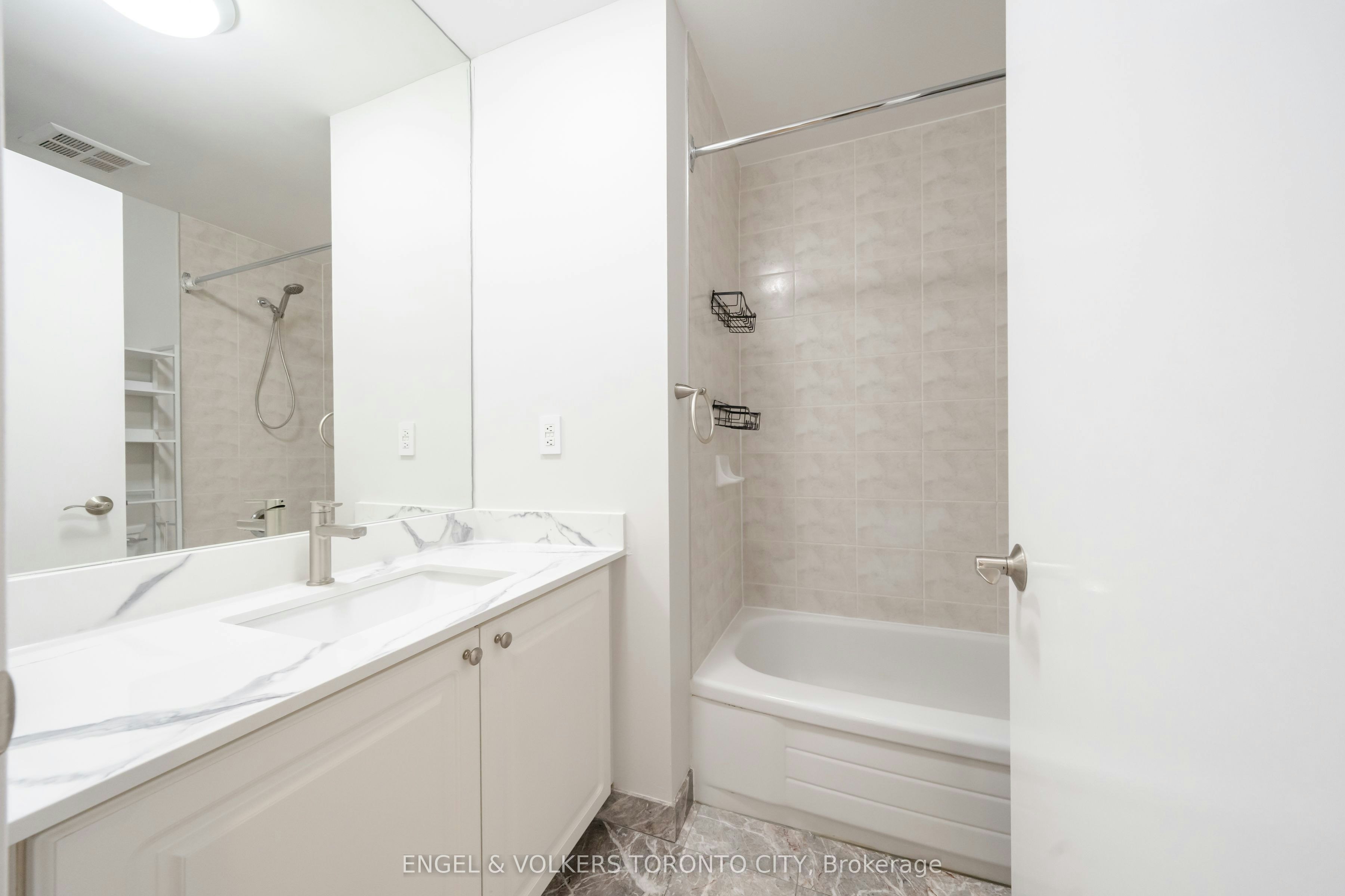 1817-7 King Street E, Toronto, ON, M5C 3C5 - 25