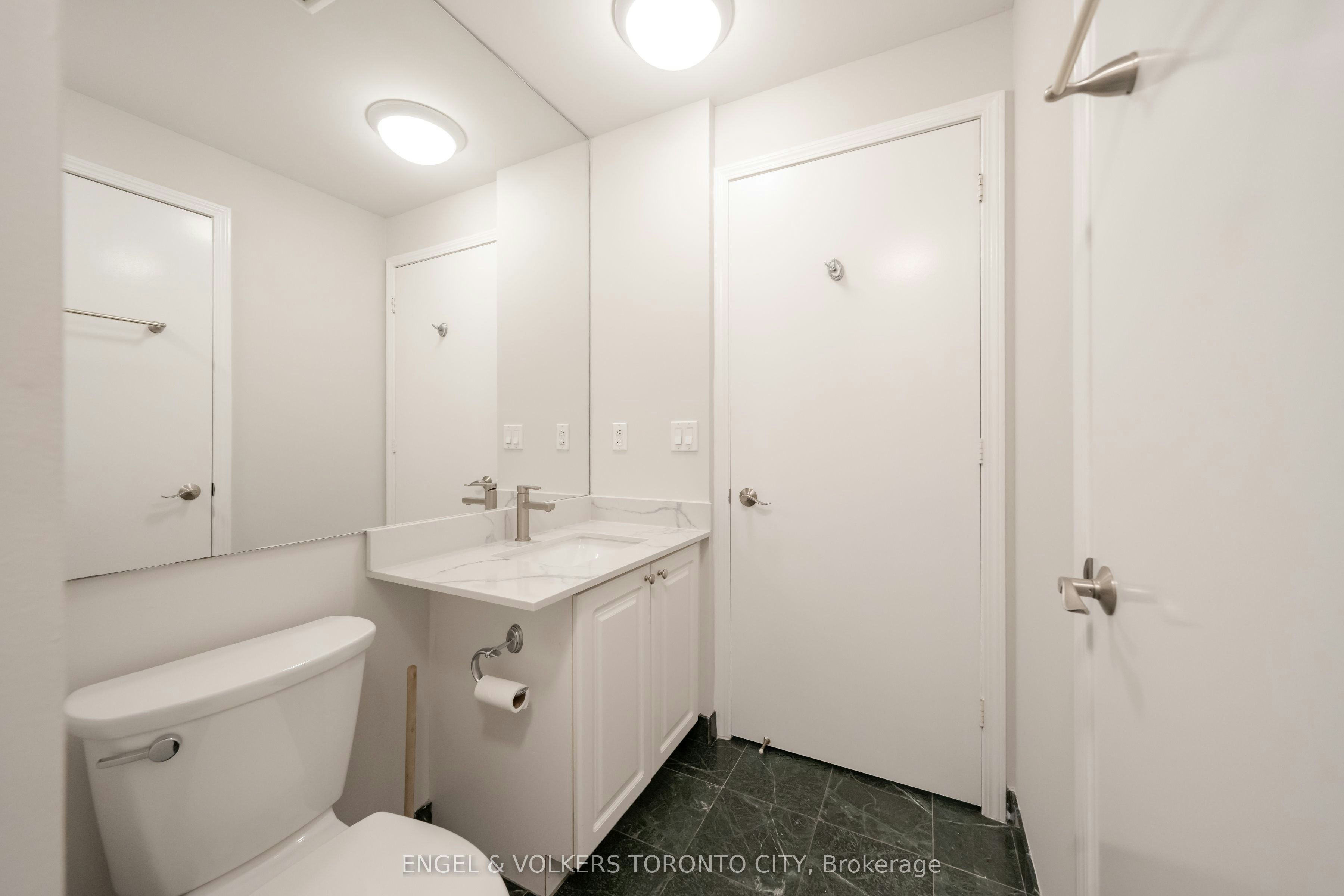 1817-7 King Street E, Toronto, ON, M5C 3C5 - 23