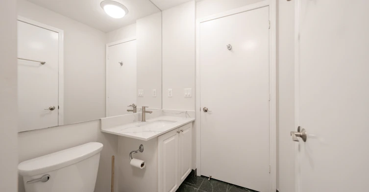 1817-7 King Street E, Toronto, ON, M5C 3C5 - 23
