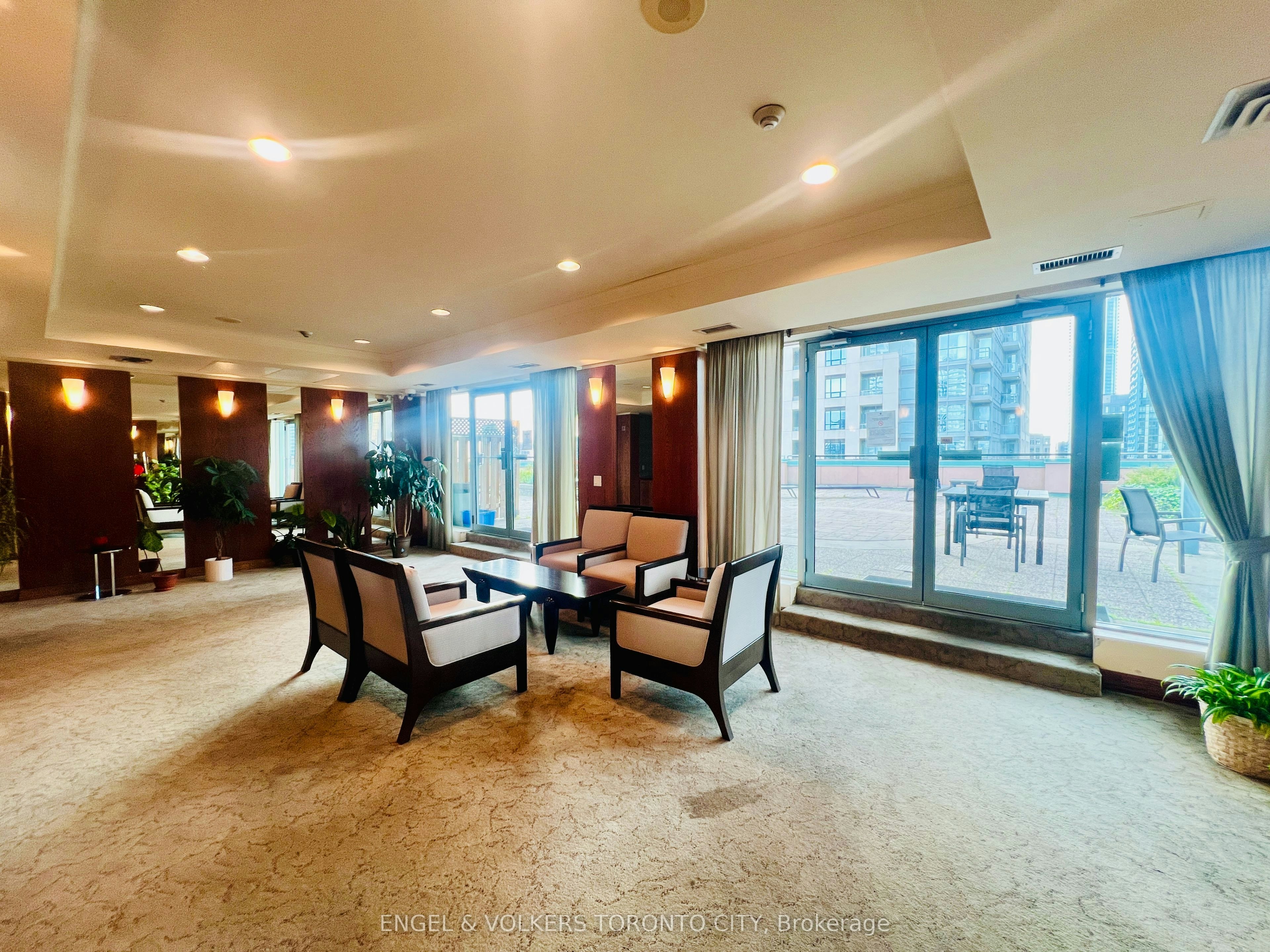 1817-7 King Street E, Toronto, ON, M5C 3C5 - 32