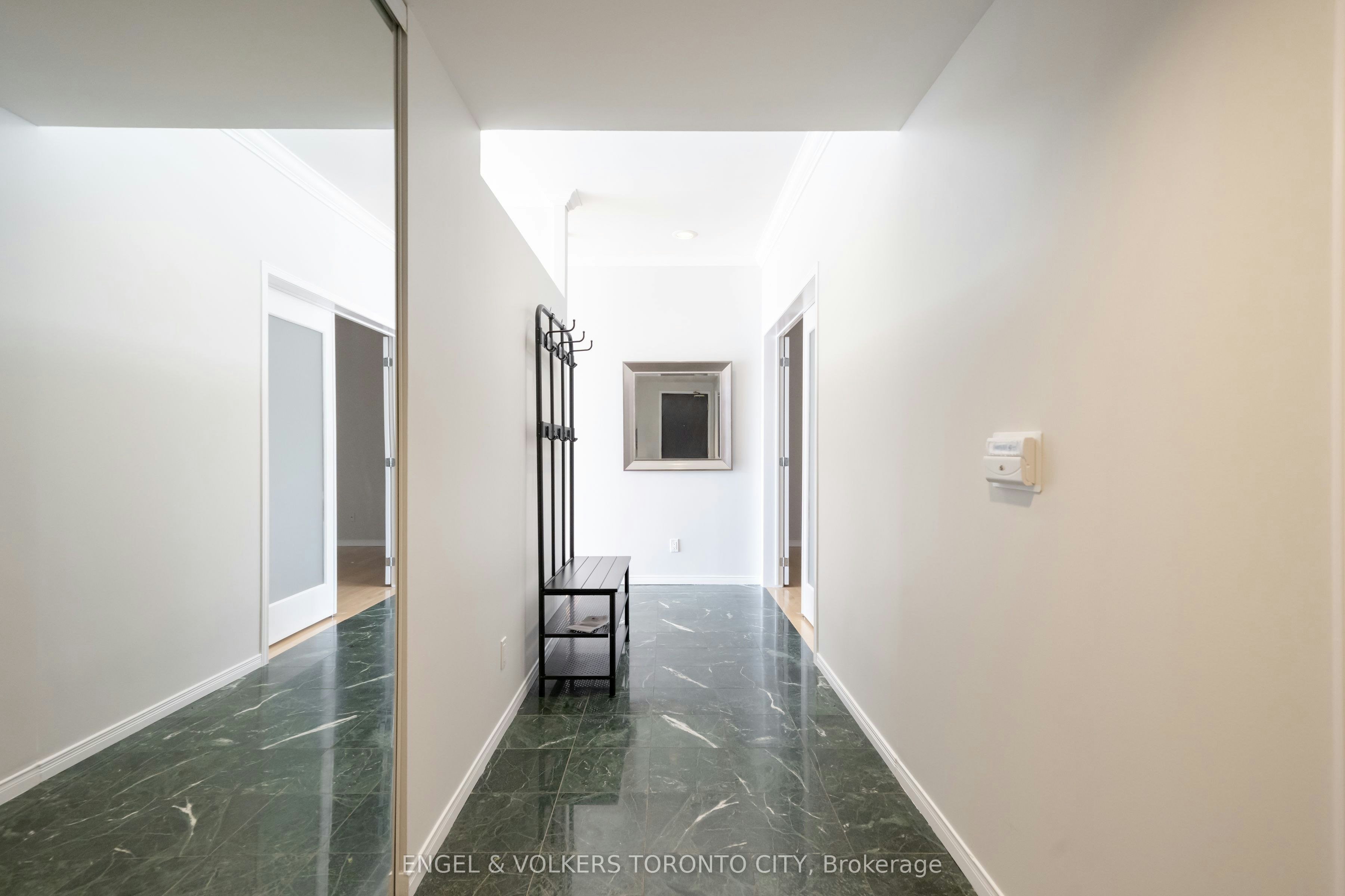 1817-7 King Street E, Toronto, ON, M5C 3C5 - 3