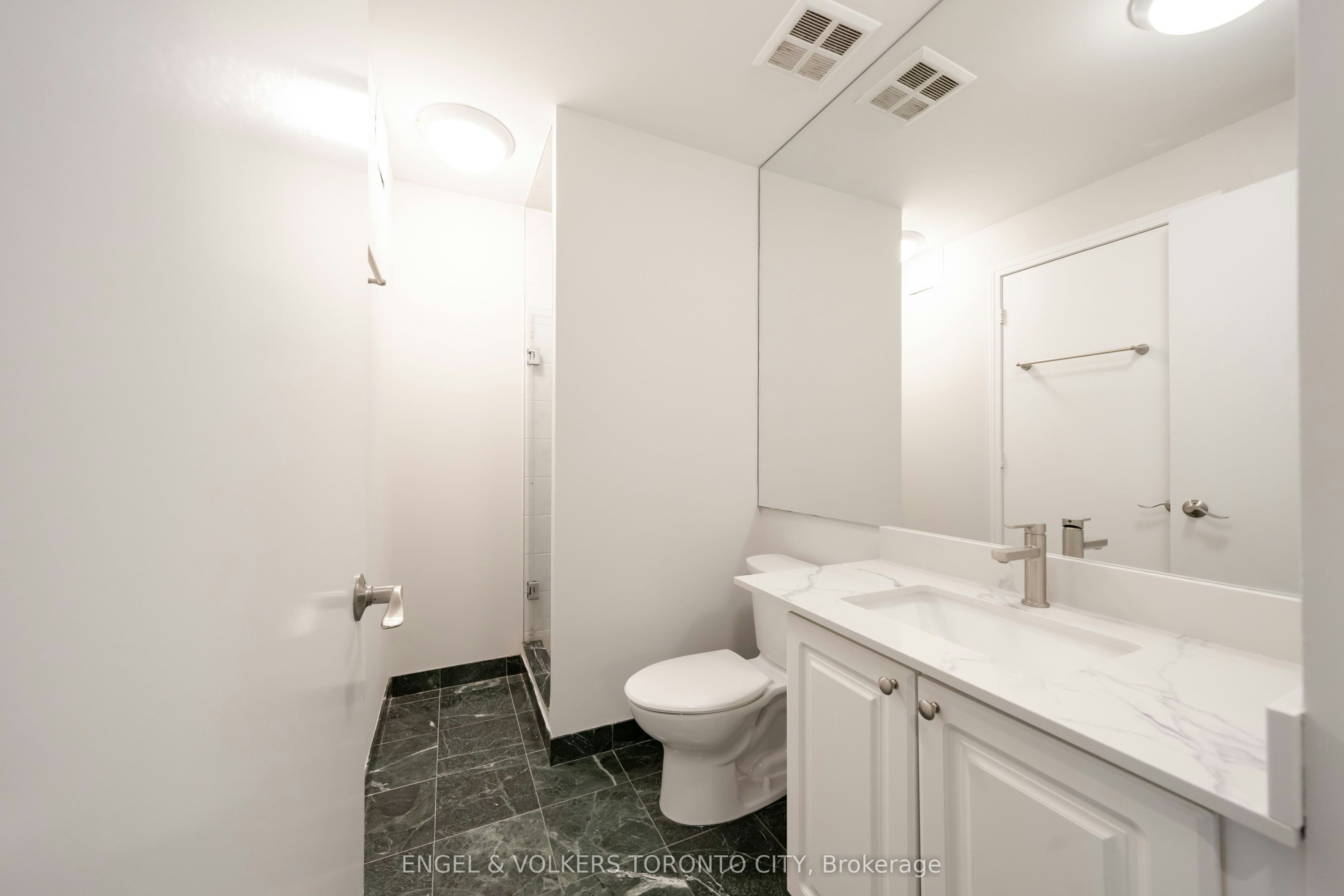 1817-7 King Street E, Toronto, ON, M5C 3C5 - 24