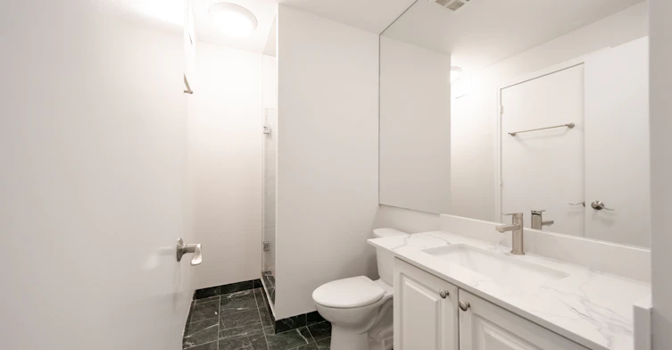 1817-7 King Street E, Toronto, ON, M5C 3C5 - 24