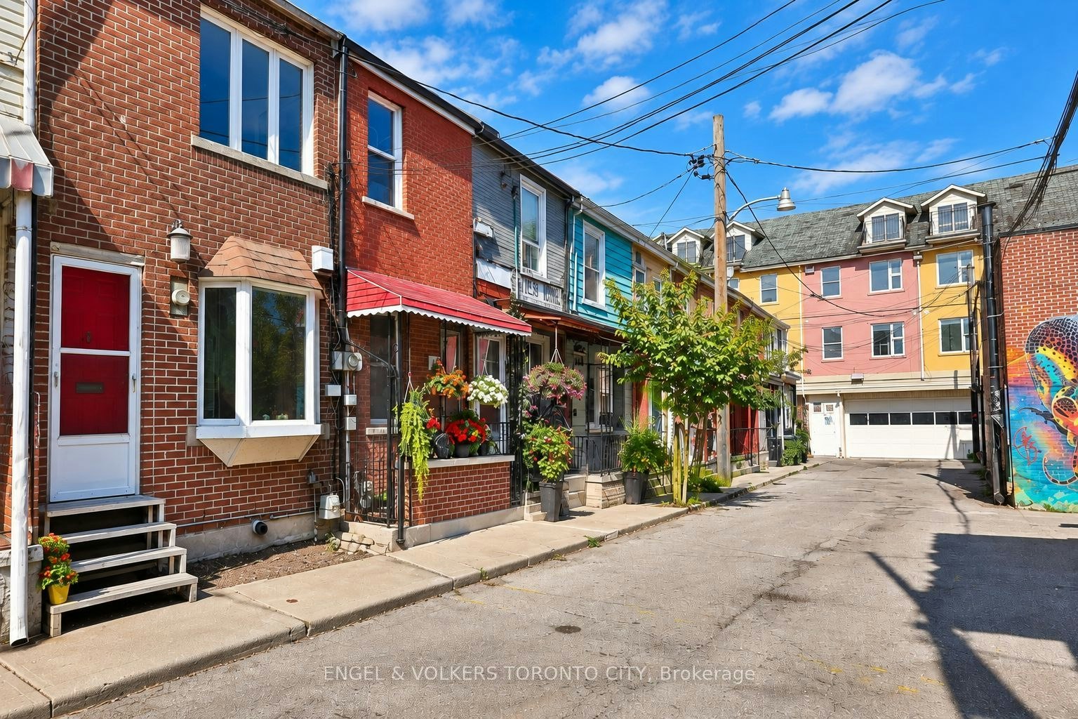 14 Kensington Place, Toronto, ON, M5T 2K4