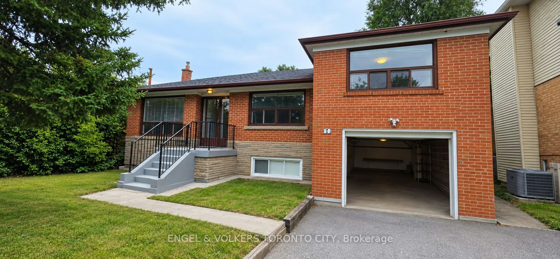 171 Brighton Avenue, Toronto, ON, M3H 4E3