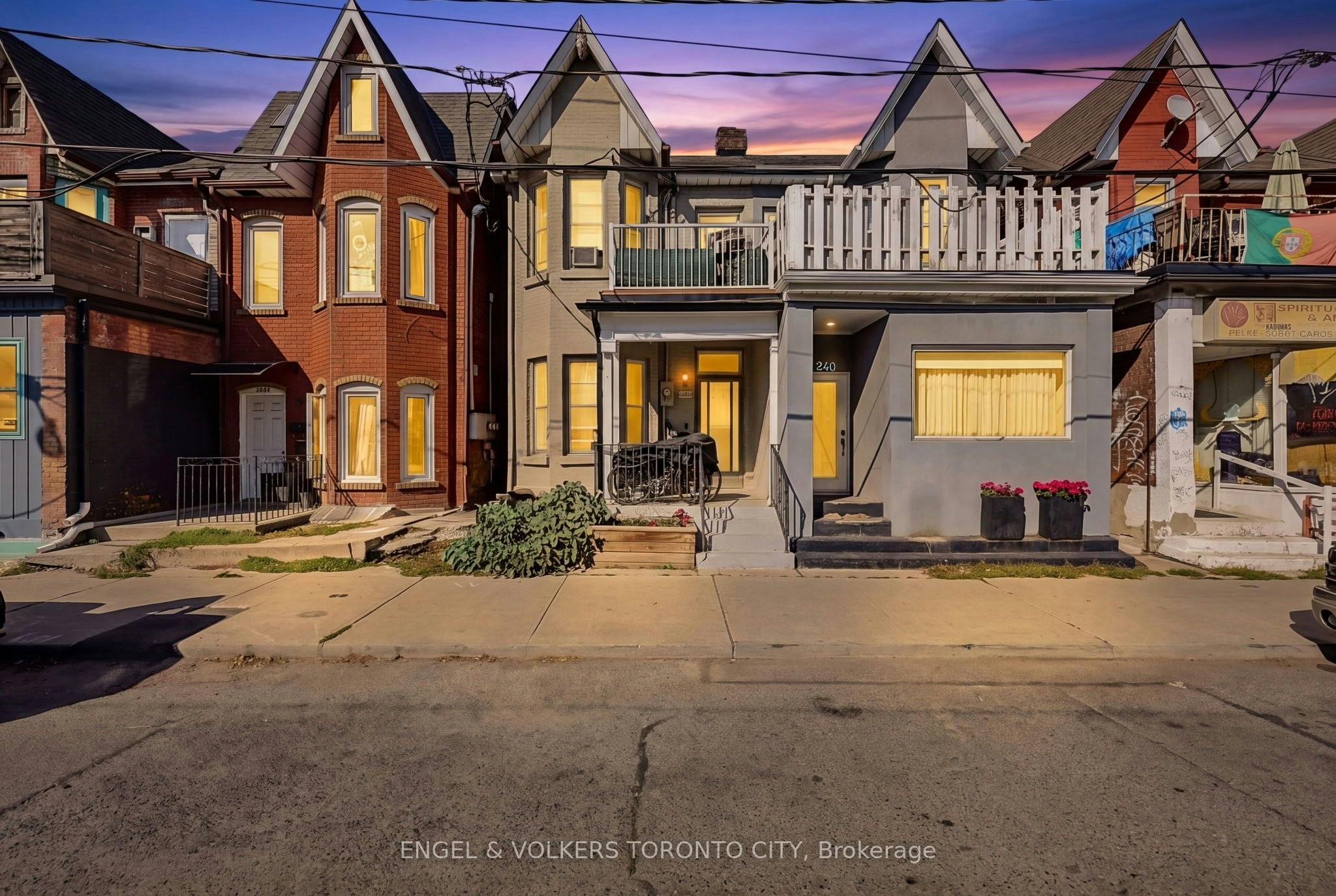 1242 College Street, Toronto, ON, M6H 1C2