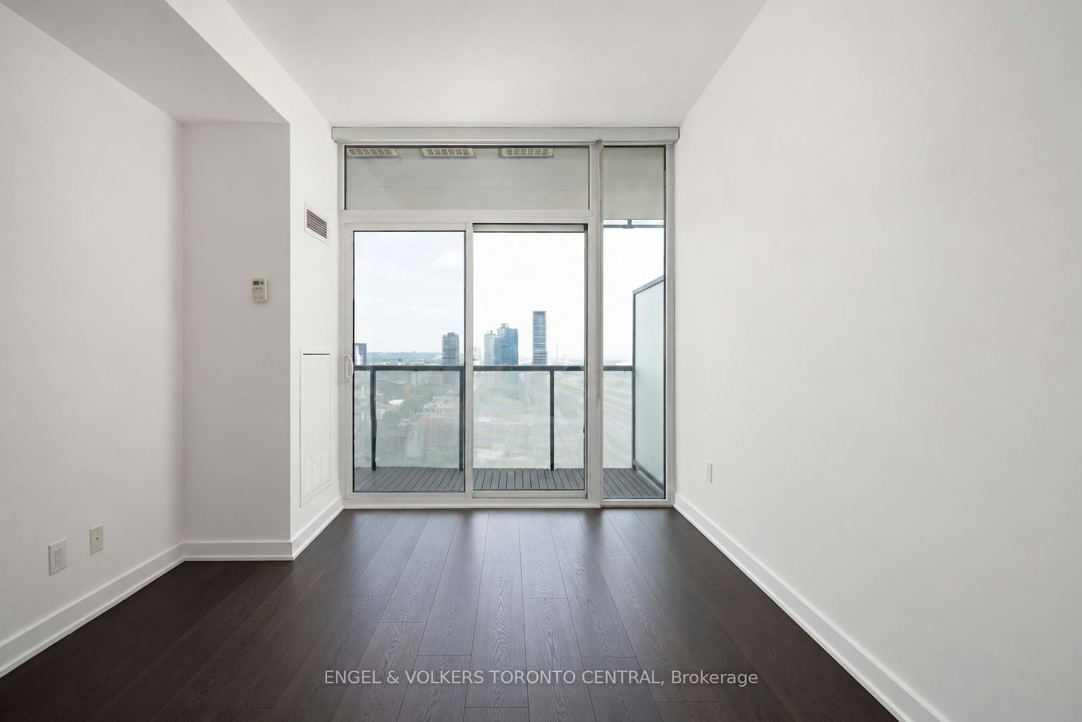2405-1 Market Street, Toronto, ON, M5E 0A2 - 5