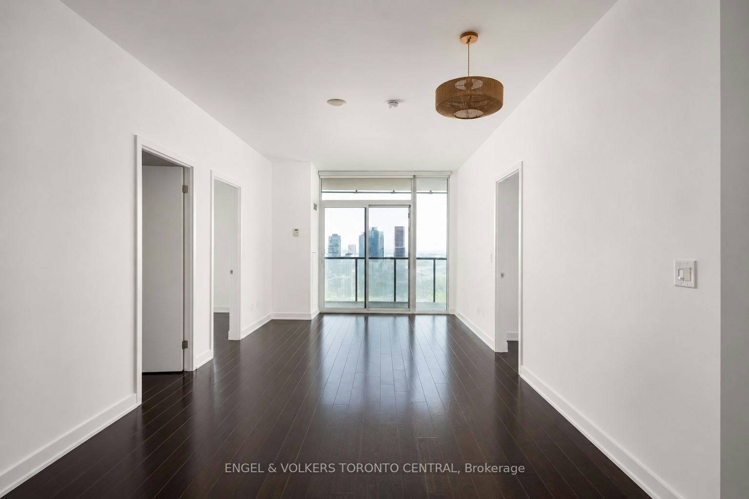2405-1 Market Street, Toronto, ON, M5E 0A2 - 4