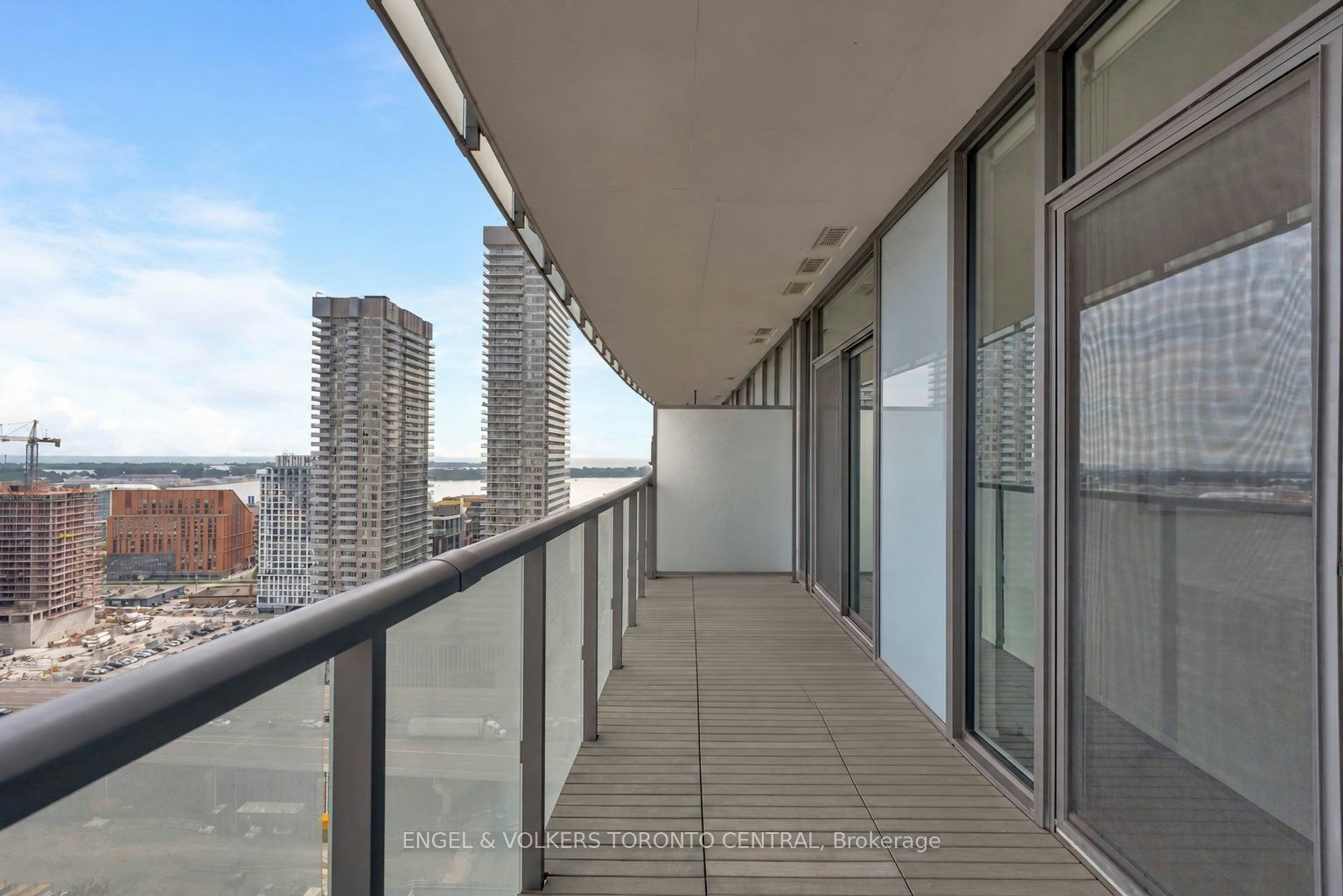 2405-1 Market Street, Toronto, ON, M5E 0A2 - 2