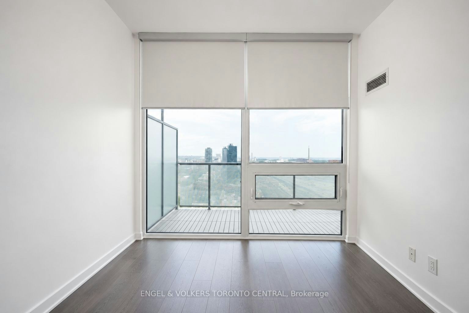 2405-1 Market Street, Toronto, ON, M5E 0A2 - 9