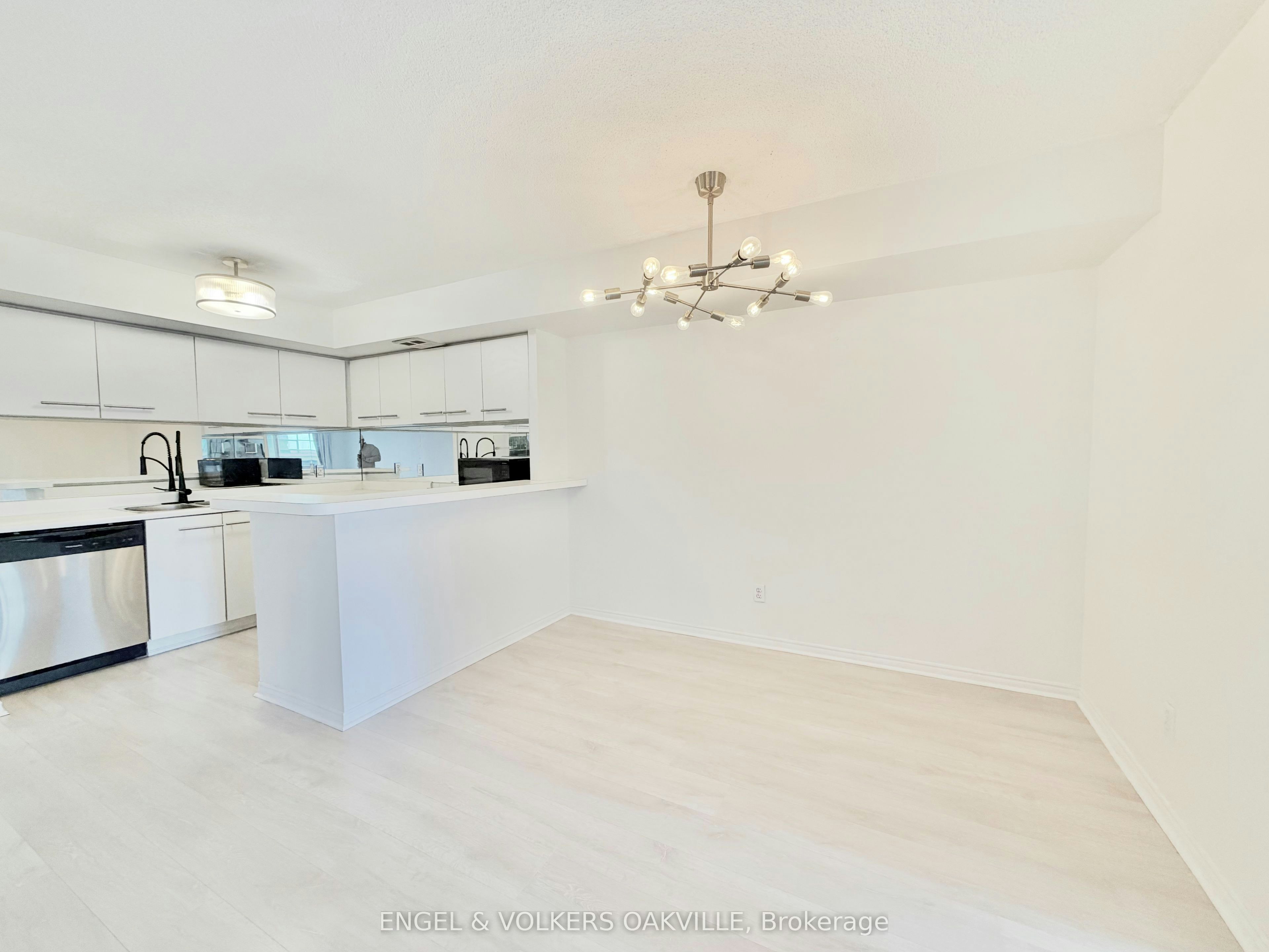 N/A 1811-25 The Esplanade, Toronto, ON, M5E 1W5 - 11