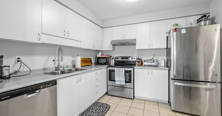 15 Fulton Crescent, Whitby, ON, L1R 2C8 - 7