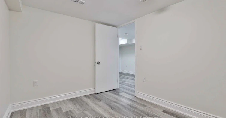 51B Fernwood Park Avenue, Toronto, ON, M4E 3E9 - 9