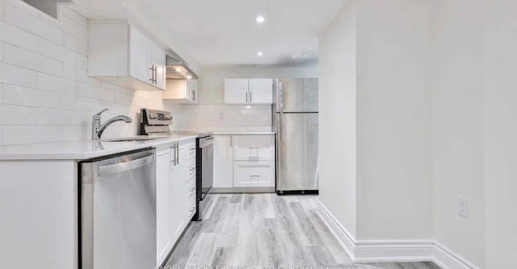 51B Fernwood Park Avenue, Toronto, ON, M4E 3E9 - 5