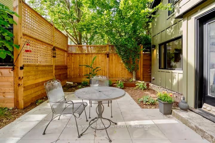 31 Elmer Avenue Garden, Toronto, ON, M4L 3R6 - 14