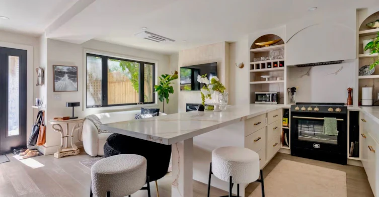 31 Elmer Avenue Garden, Toronto, ON, M4L 3R6 - 5