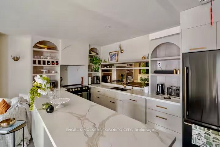 31 Elmer Avenue Garden, Toronto, ON, M4L 3R6 - 7