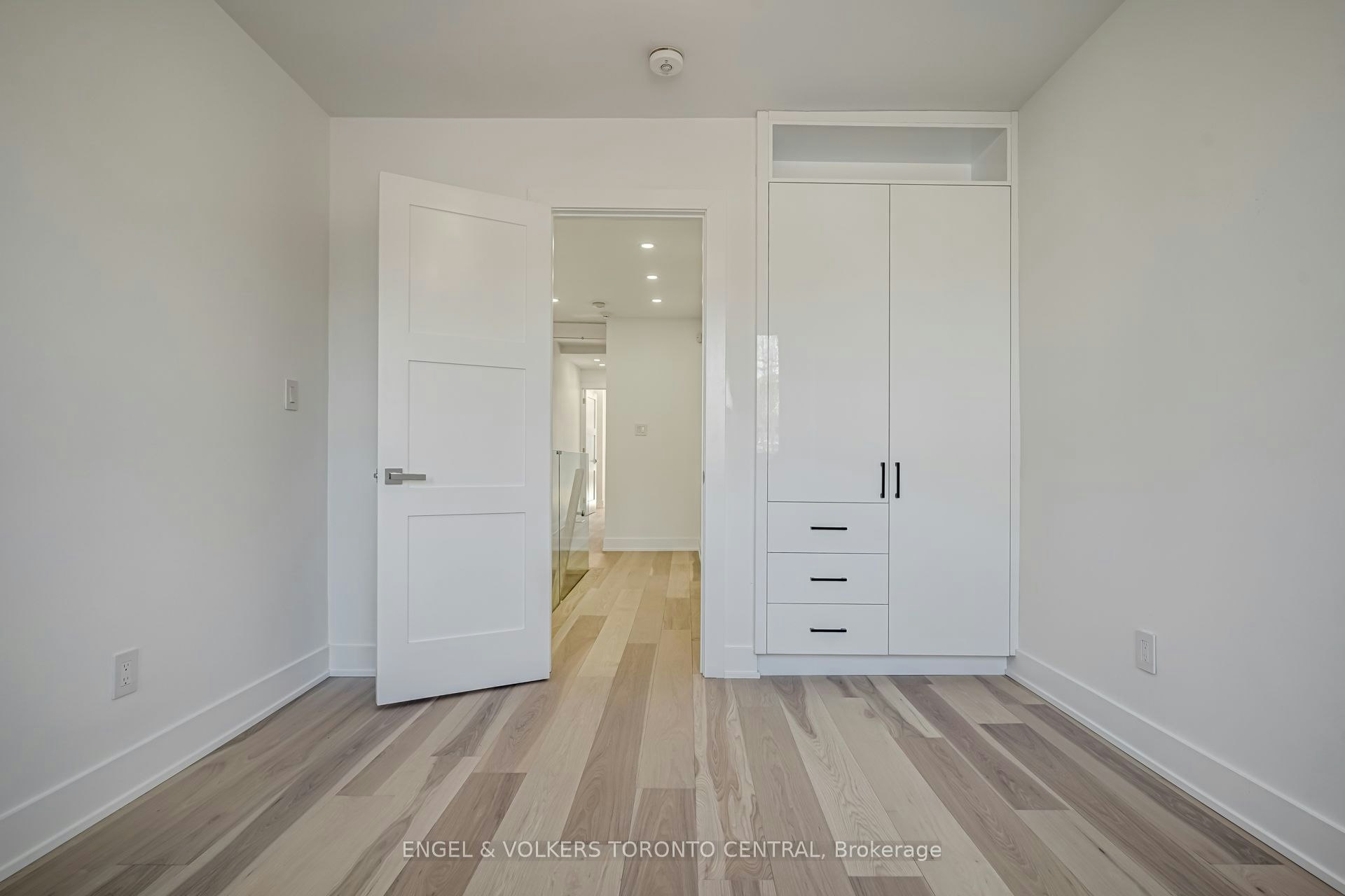 230 Willow Avenue, Toronto, ON, M4E 3K7 - 19