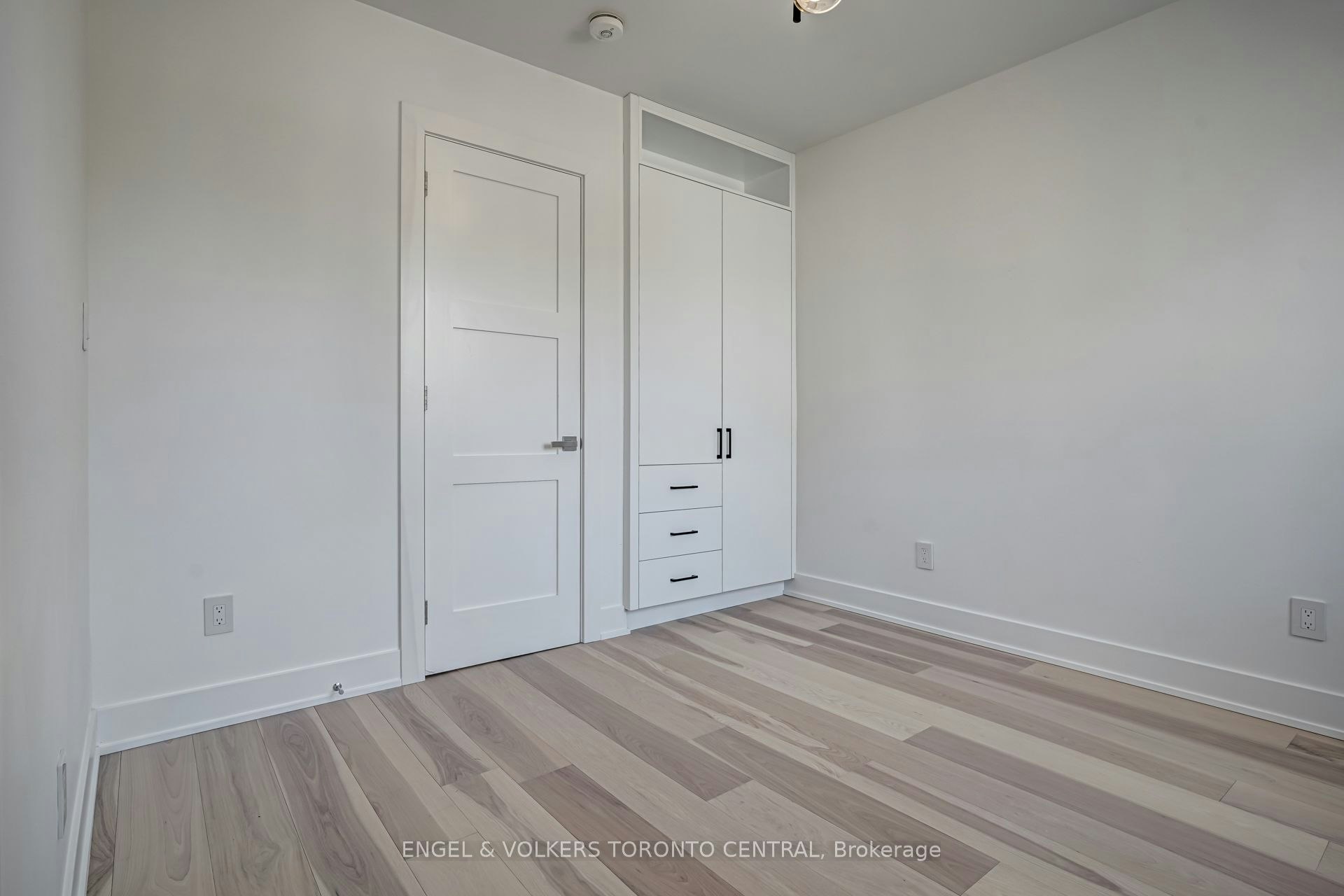 230 Willow Avenue, Toronto, ON, M4E 3K7 - 16