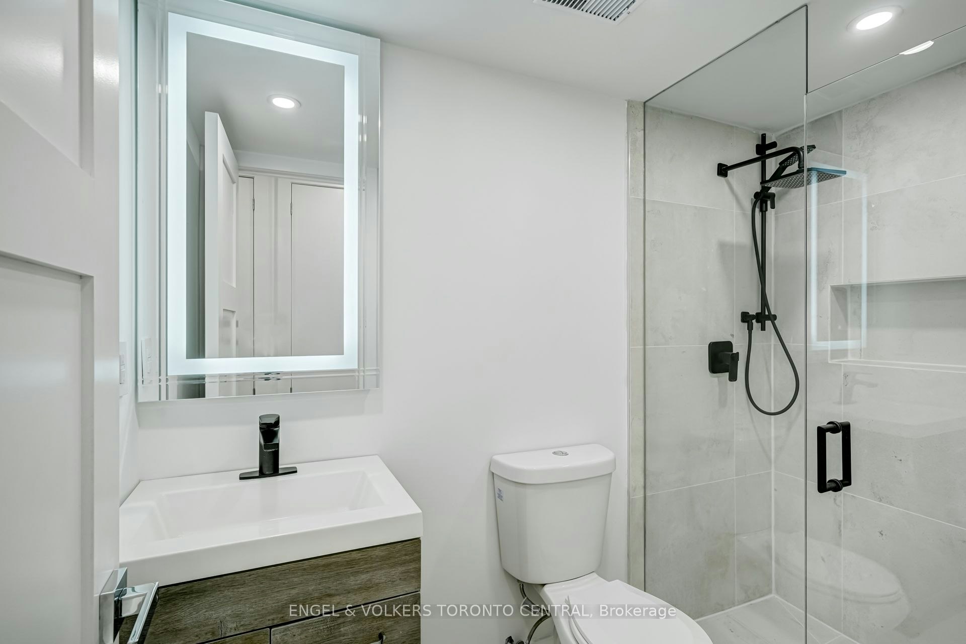 230 Willow Avenue, Toronto, ON, M4E 3K7 - 24