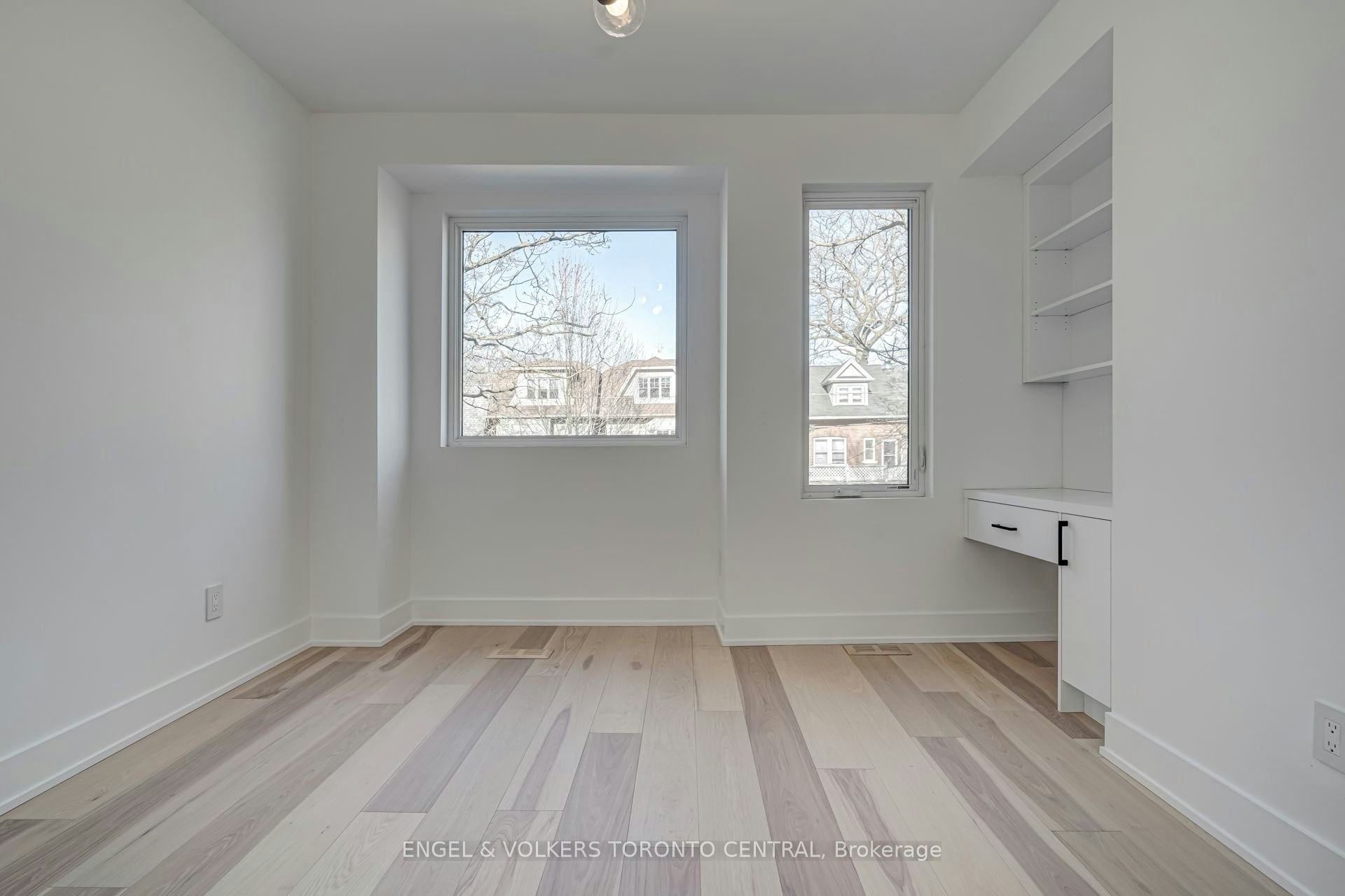 230 Willow Avenue, Toronto, ON, M4E 3K7 - 15
