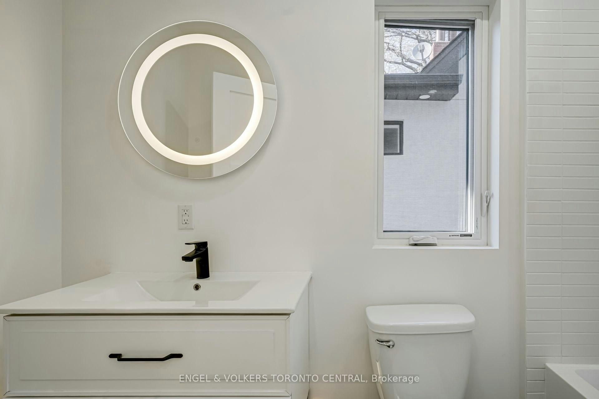 230 Willow Avenue, Toronto, ON, M4E 3K7 - 17