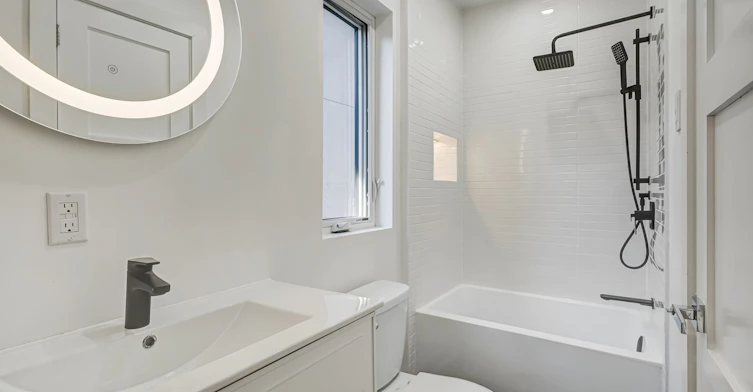 230 Willow Avenue, Toronto, ON, M4E 3K7 - 18