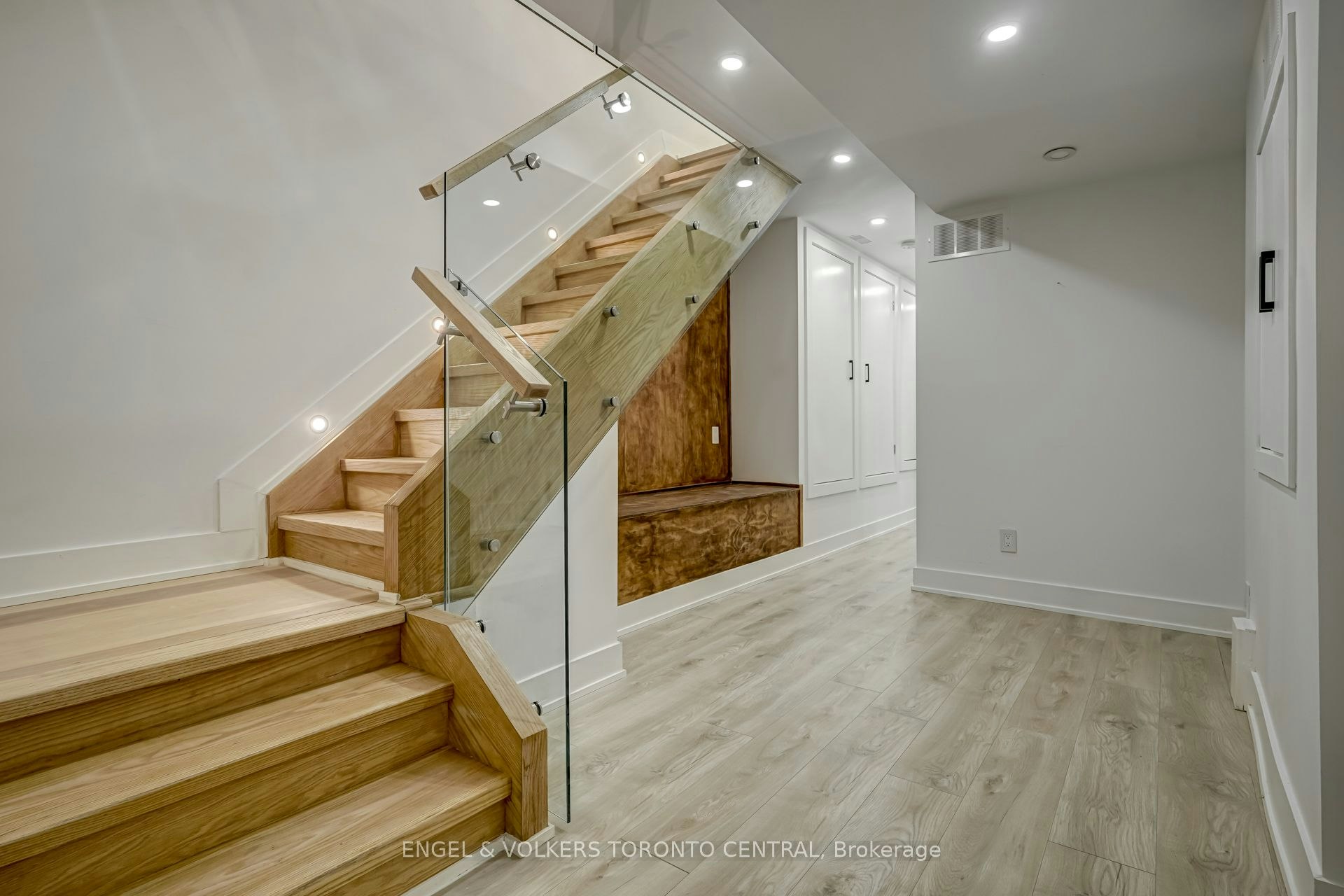 230 Willow Avenue, Toronto, ON, M4E 3K7 - 21