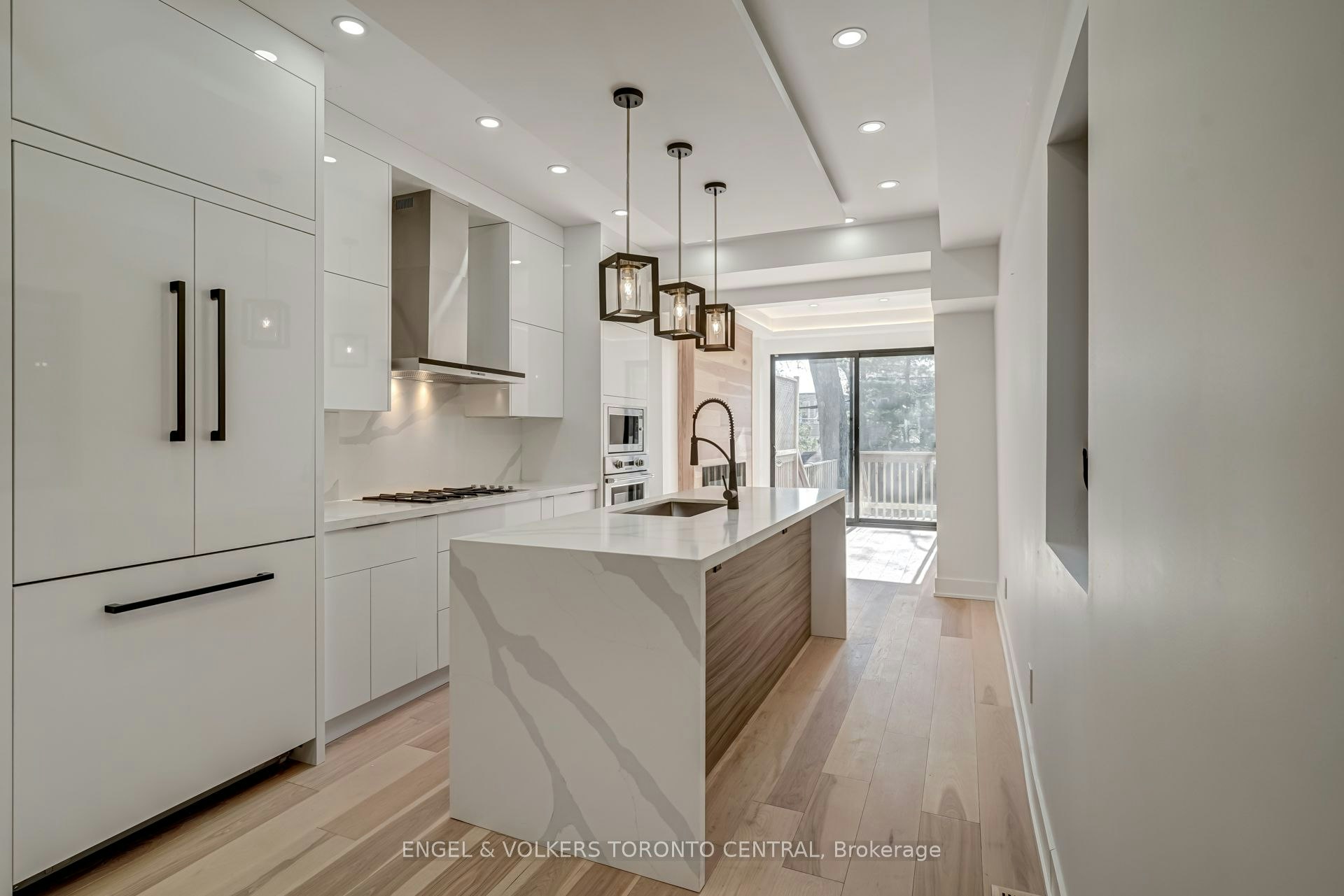 230 Willow Avenue, Toronto, ON, M4E 3K7 - 6