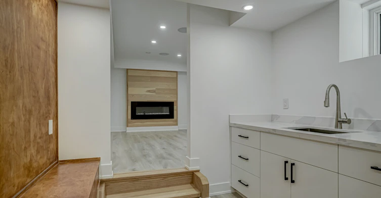 230 Willow Avenue, Toronto, ON, M4E 3K7 - 22