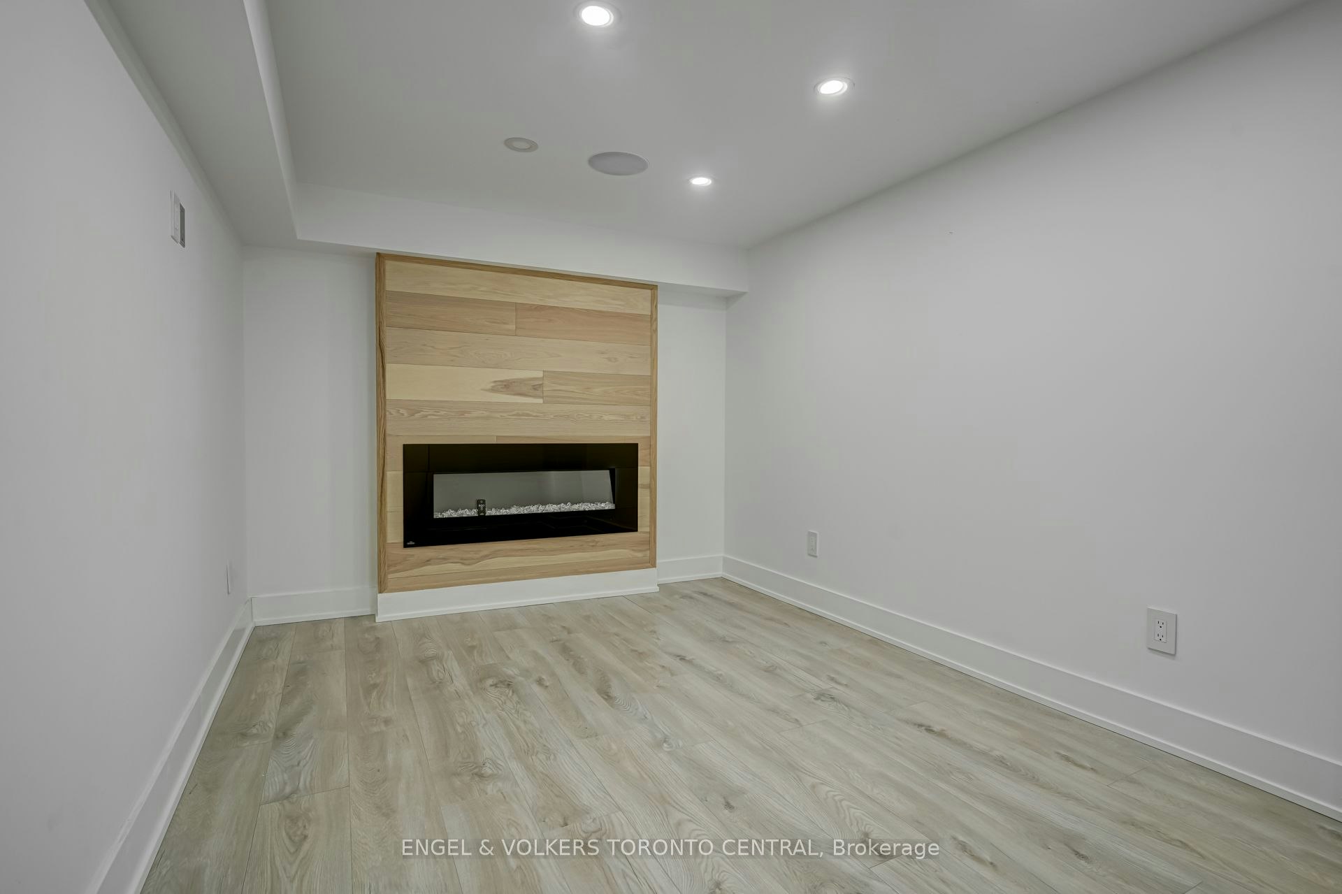 230 Willow Avenue, Toronto, ON, M4E 3K7 - 23