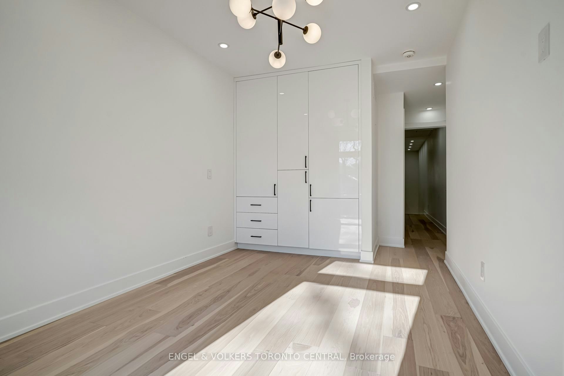 230 Willow Avenue, Toronto, ON, M4E 3K7 - 12