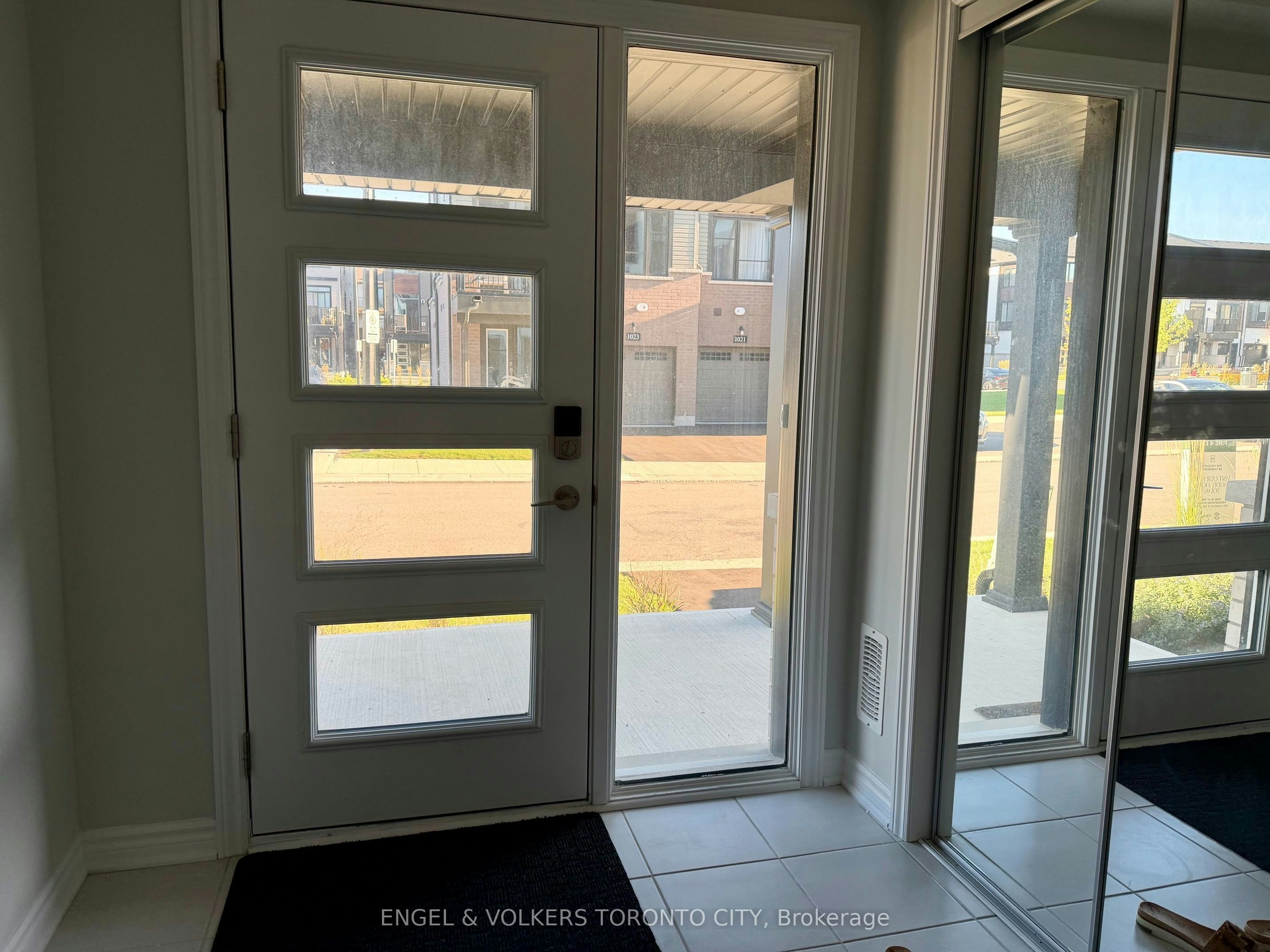 1024 Porcupine Path, Oshawa, ON, L1L 0X1 - 4