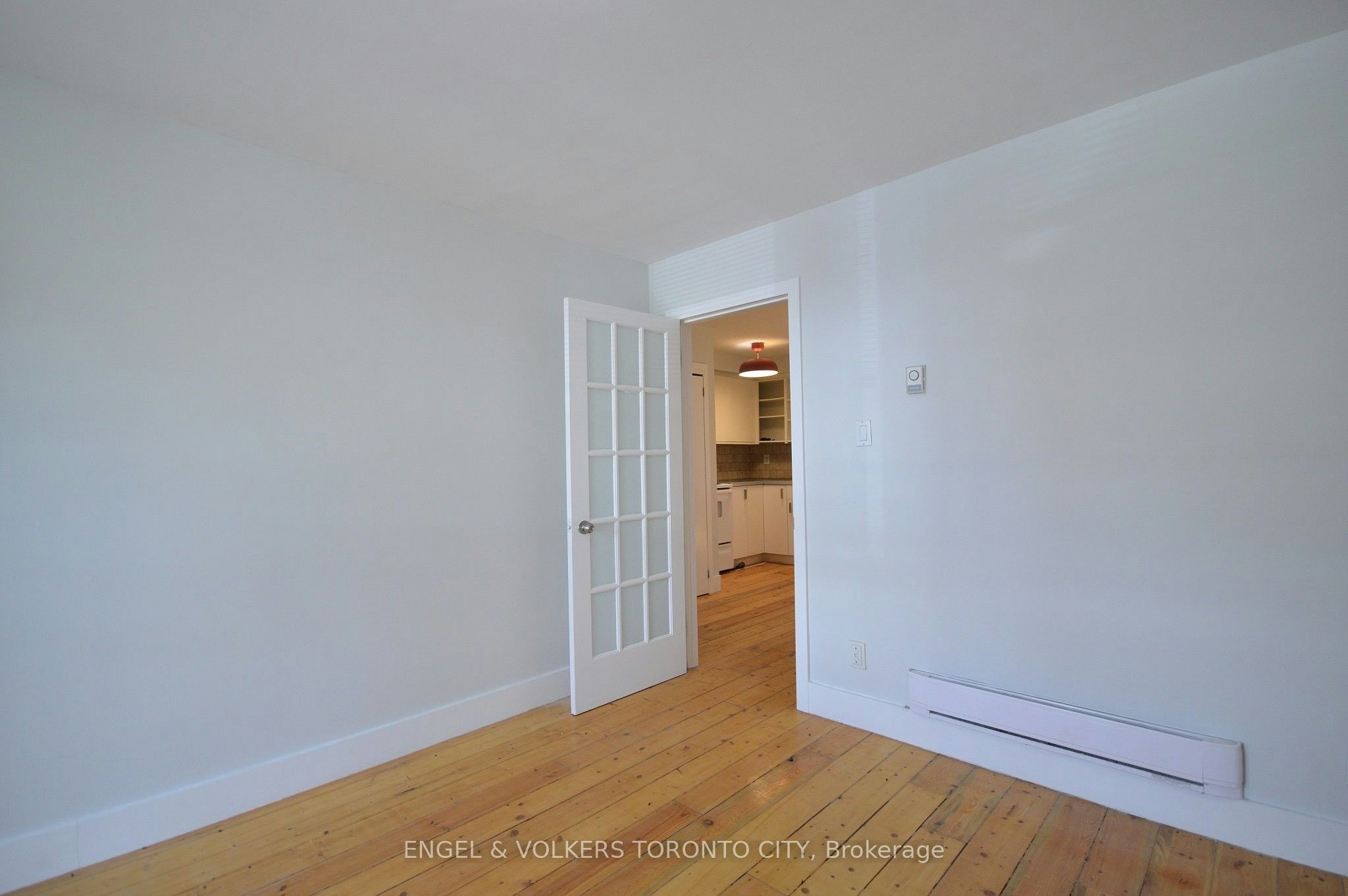 1801 Dundas Main & Basement Street E, Toronto, ON, M4L 1M4 - 9
