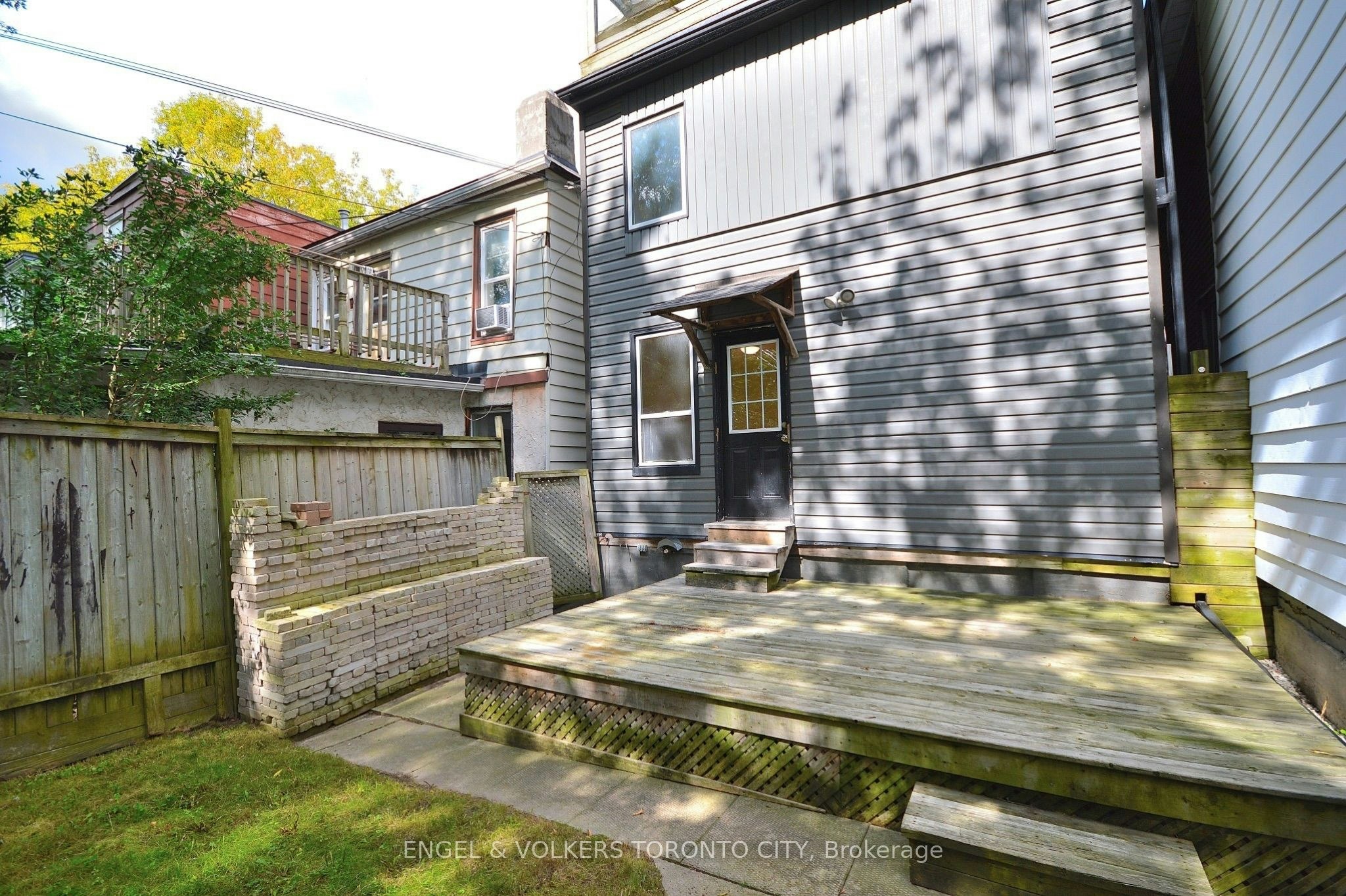 1801 Dundas Main & Basement Street E, Toronto, ON, M4L 1M4 - 20