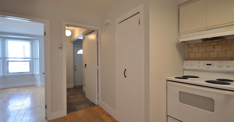 1801 Dundas Main & Basement Street E, Toronto, ON, M4L 1M4 - 3