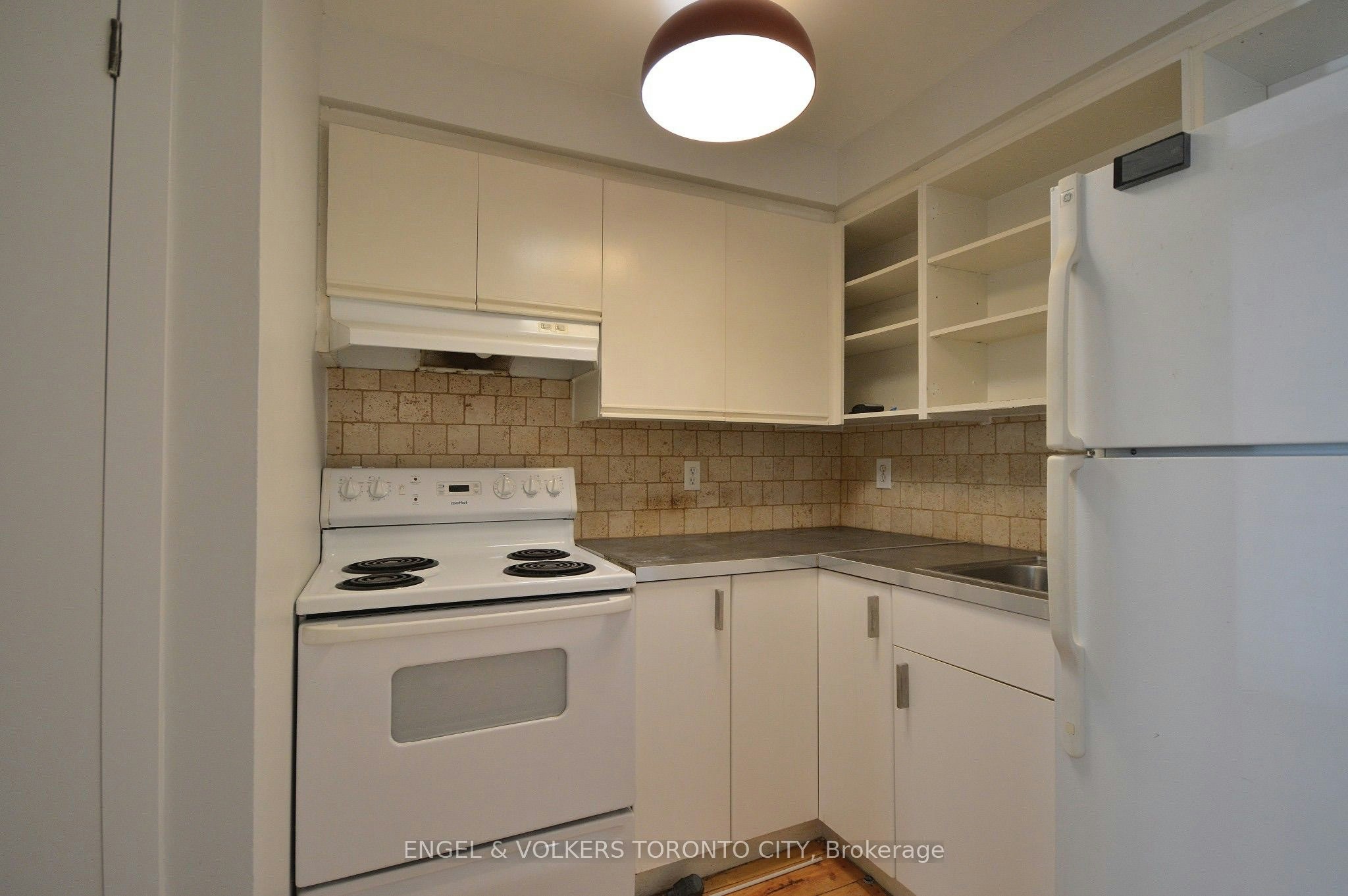1801 Dundas Main & Basement Street E, Toronto, ON, M4L 1M4 - 5