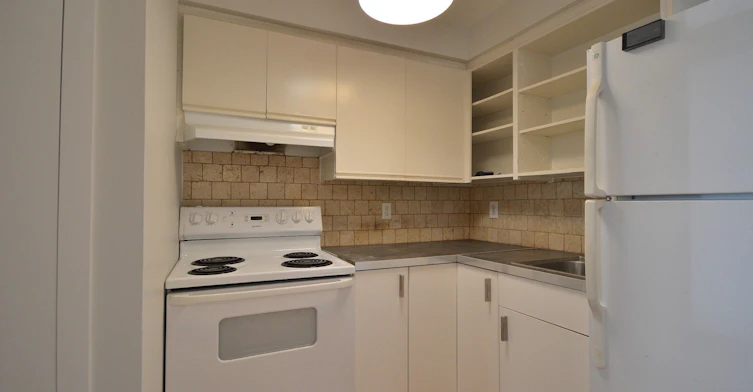 1801 Dundas Main & Basement Street E, Toronto, ON, M4L 1M4 - 5