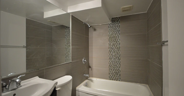 1801 Dundas Main & Basement Street E, Toronto, ON, M4L 1M4 - 18