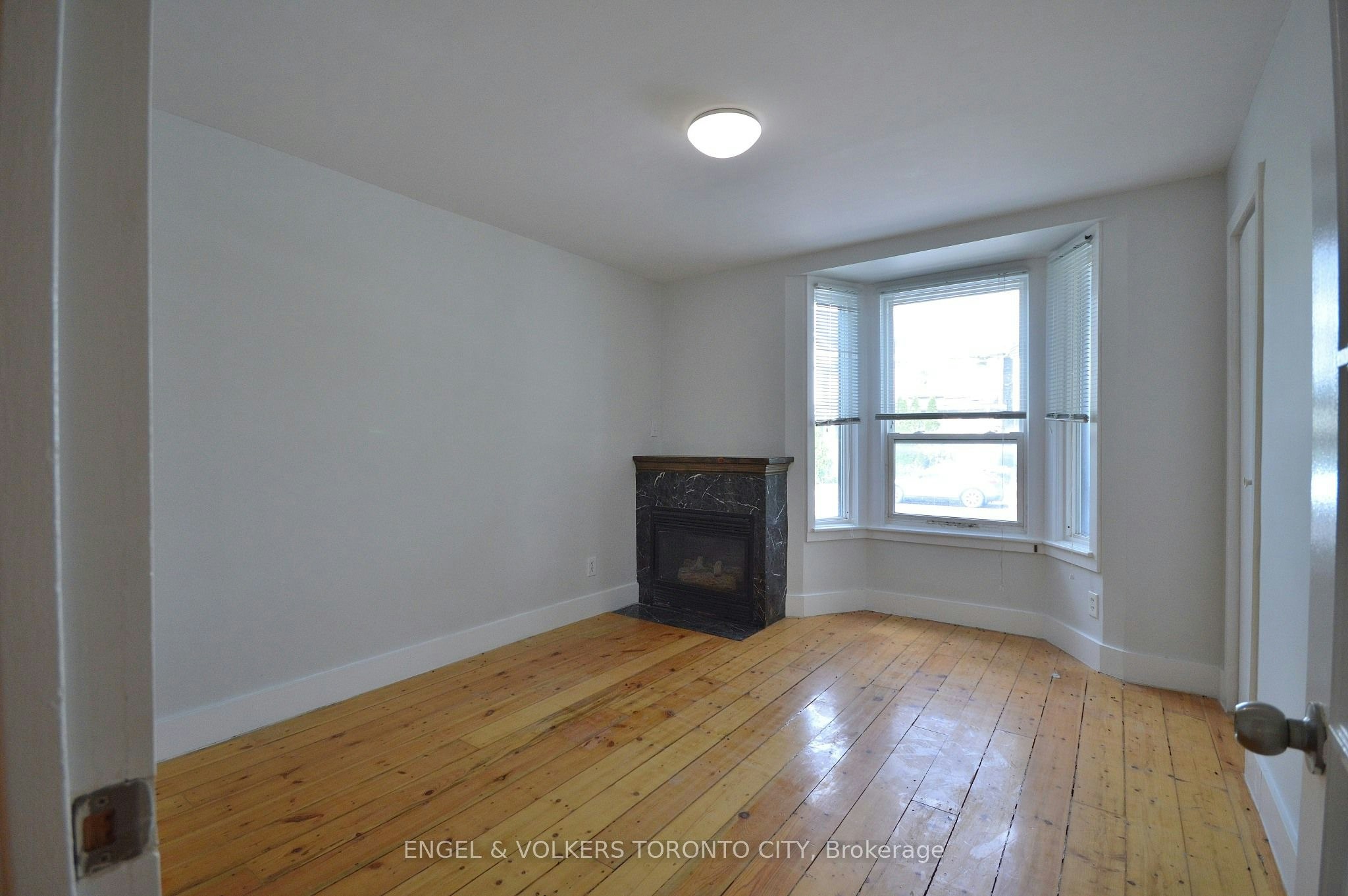 1801 Dundas Main & Basement Street E, Toronto, ON, M4L 1M4 - 8
