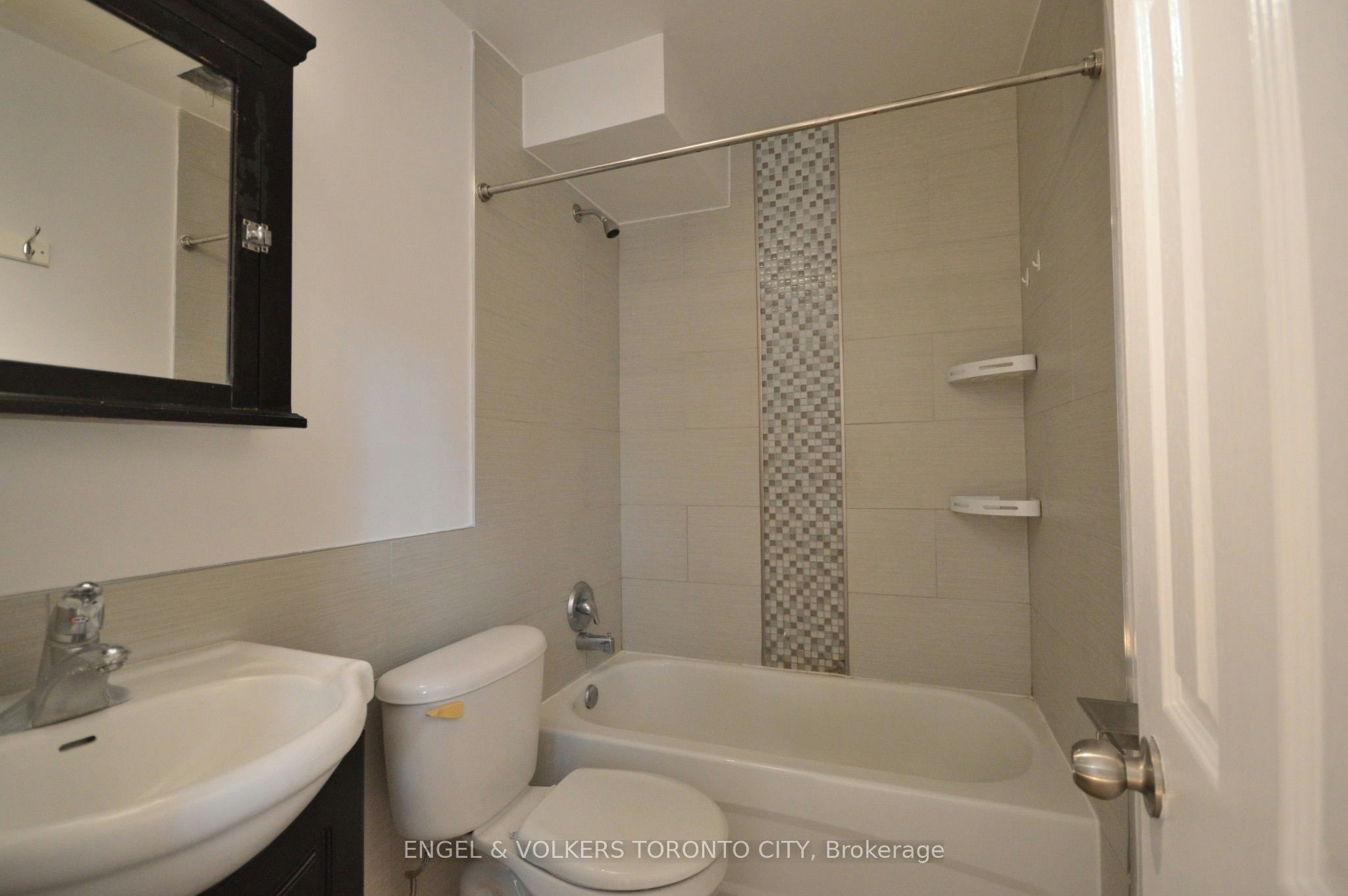 1801 Dundas Main & Basement Street E, Toronto, ON, M4L 1M4 - 10