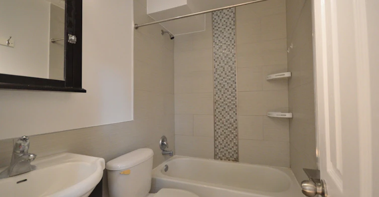 1801 Dundas Main & Basement Street E, Toronto, ON, M4L 1M4 - 10